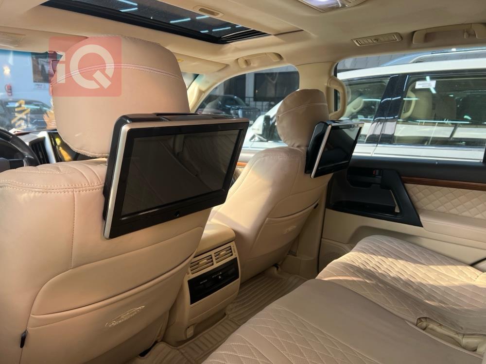 تويوتا لاندكروزر